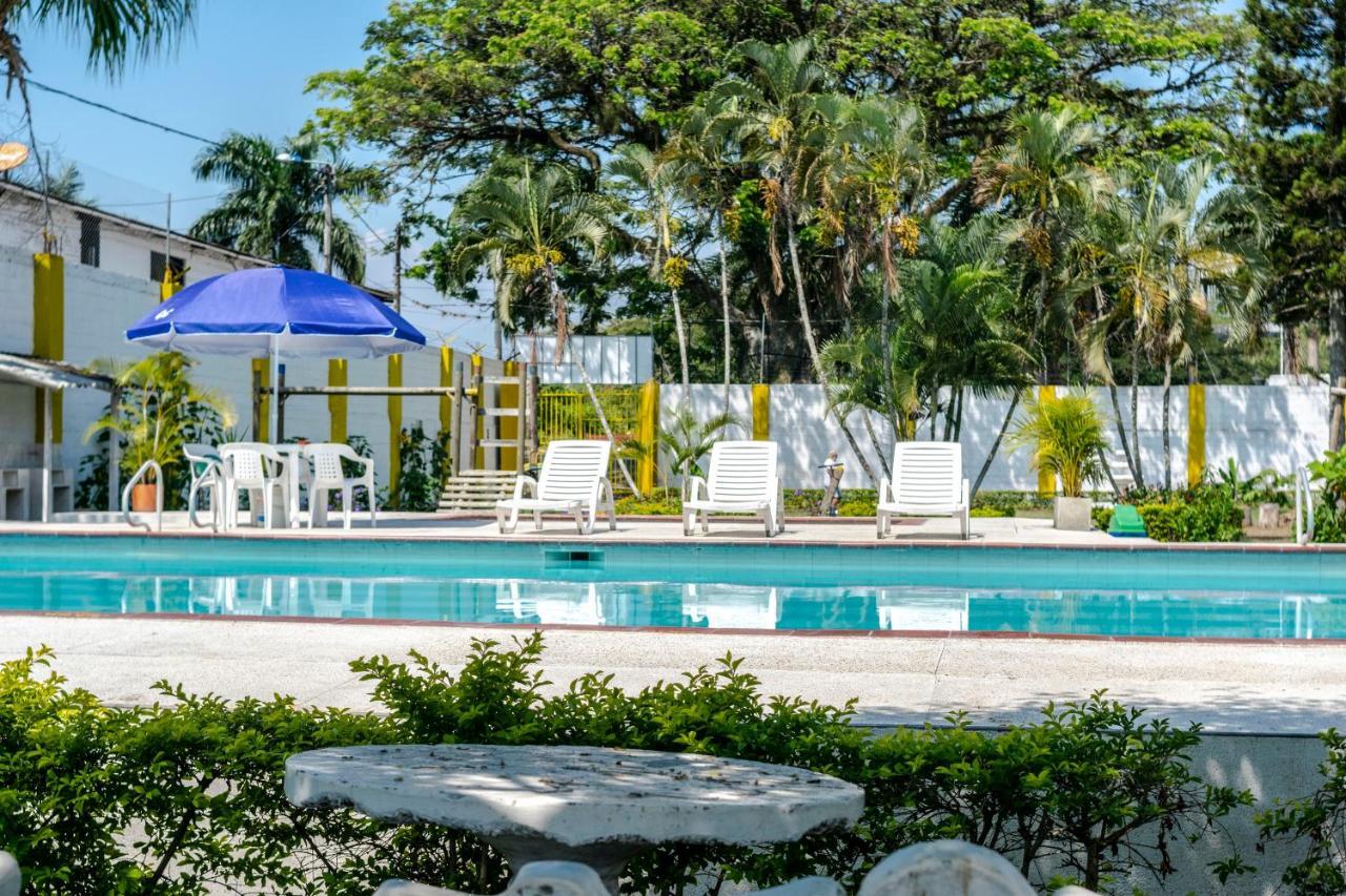 Hotel Villa Bosco Пальміра Екстер'єр фото